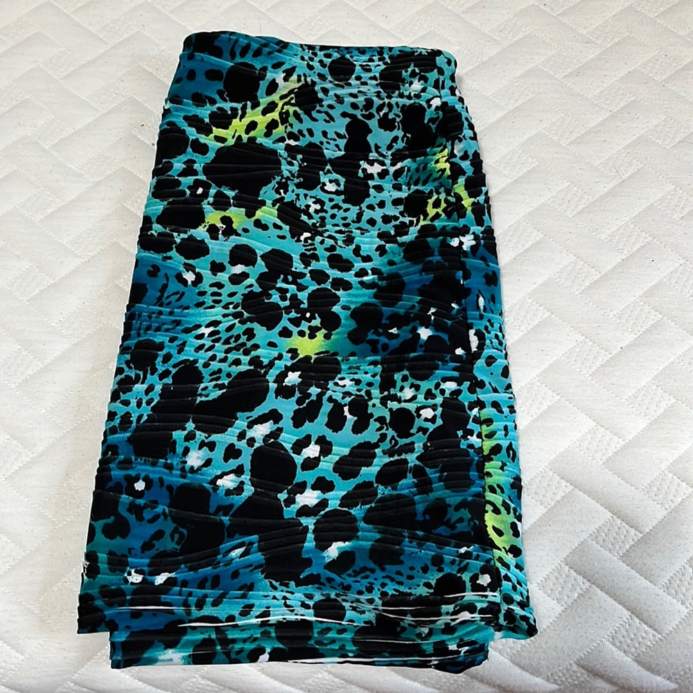 DEB skirt LG still with tags!